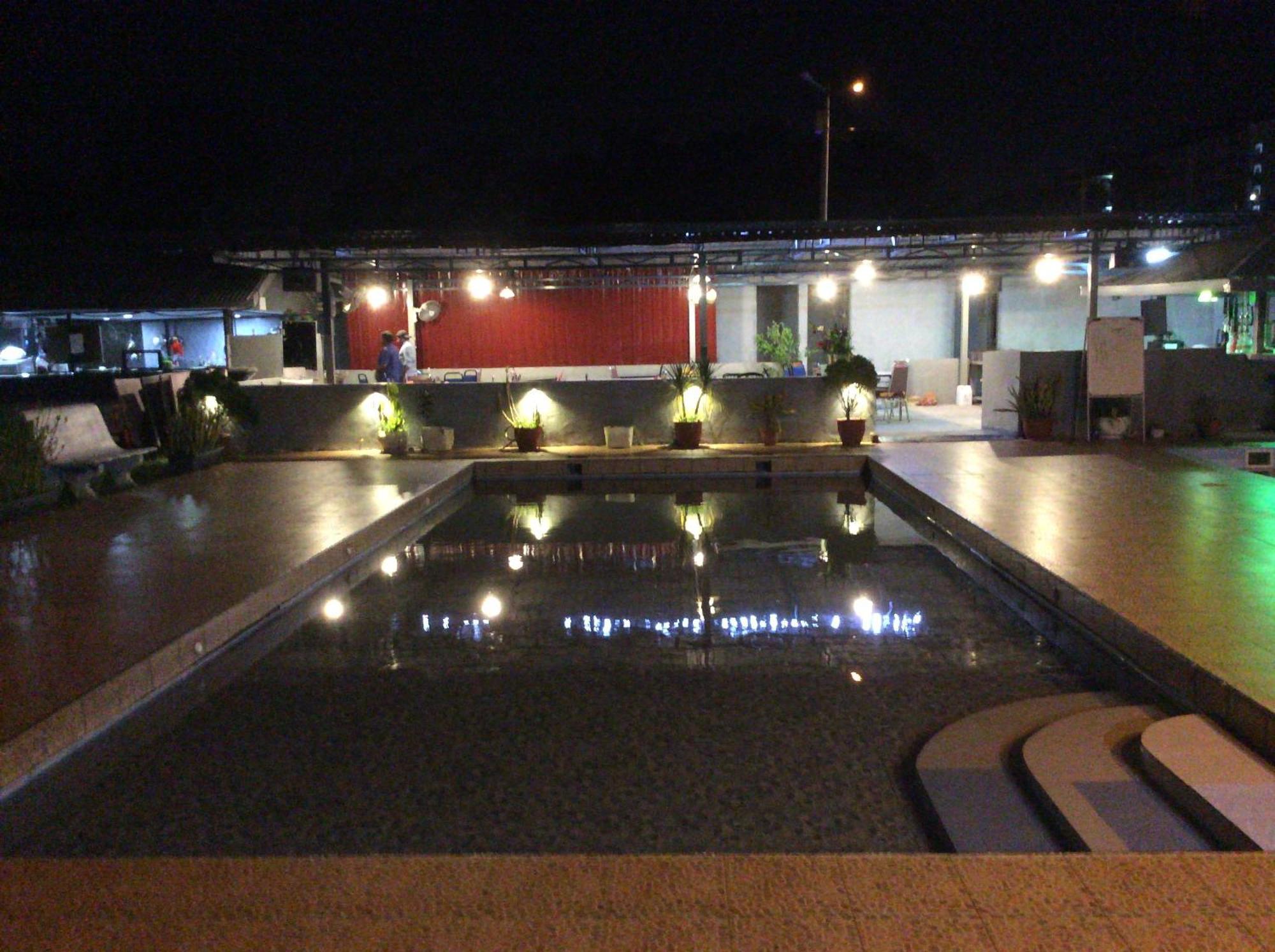 Green Town Hotel And Resort Porto Dickson Exterior foto