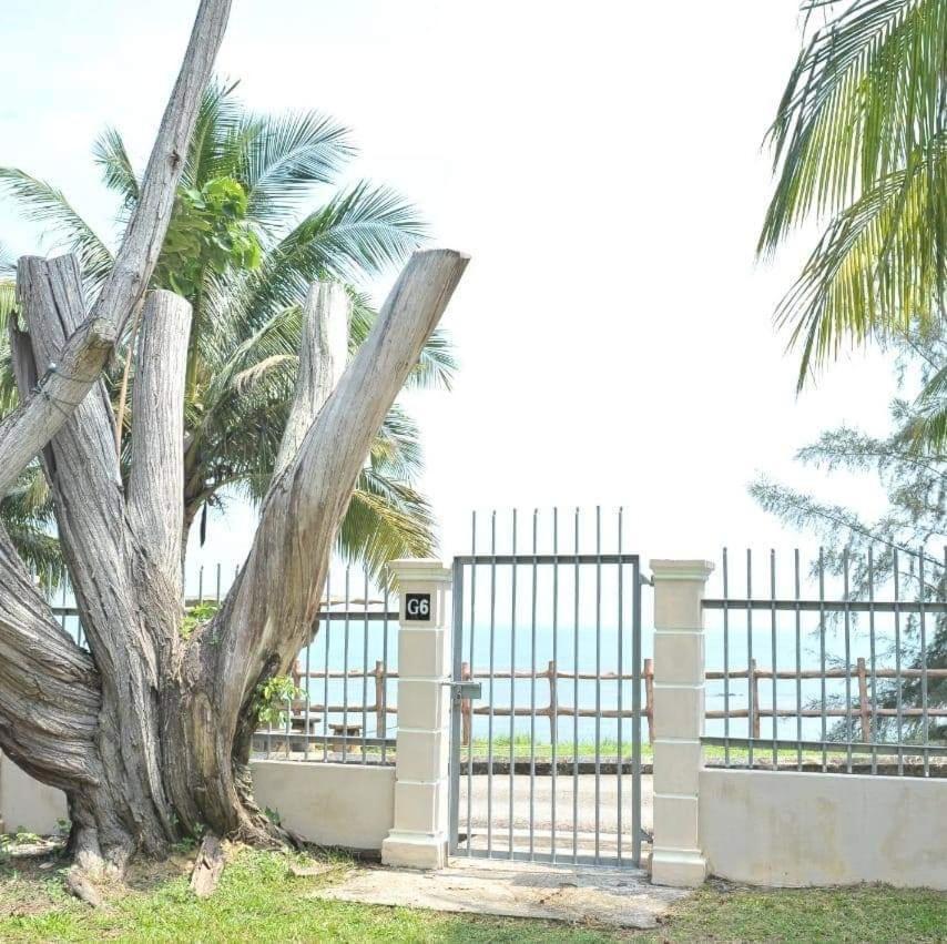 Green Town Hotel And Resort Porto Dickson Exterior foto